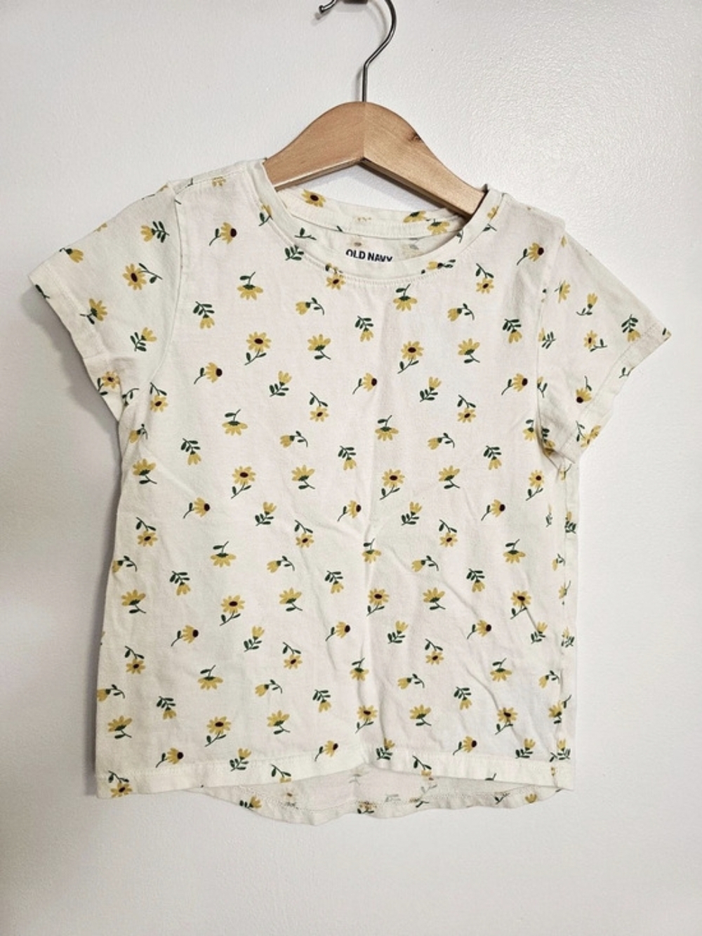 🧸4/20$ Old Navy Softest Tee Floral Short Sleeve Tee Girls Size 6-7